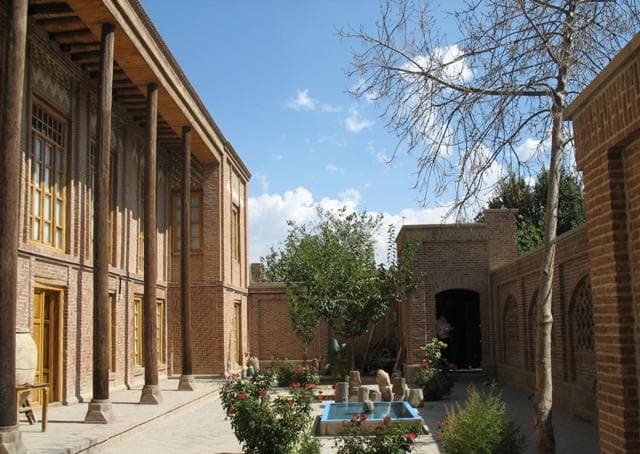 place-info-image
