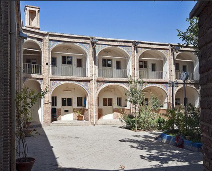place-info-image