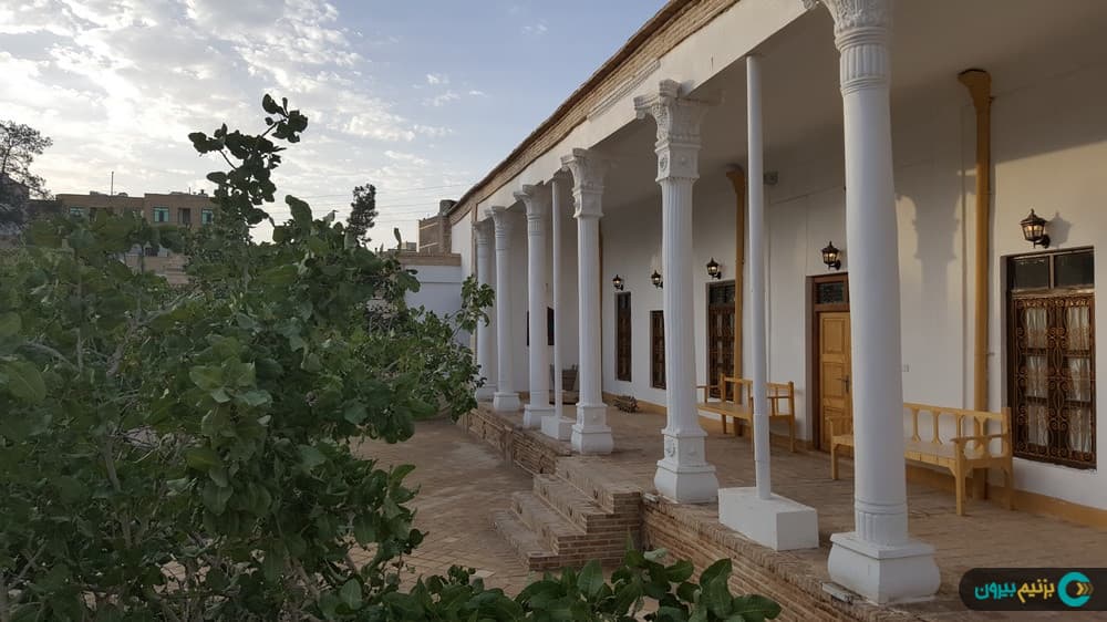 place-info-image
